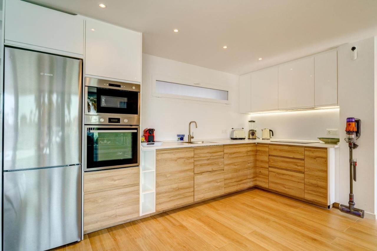 Front Flat With Sea Views Leilighet