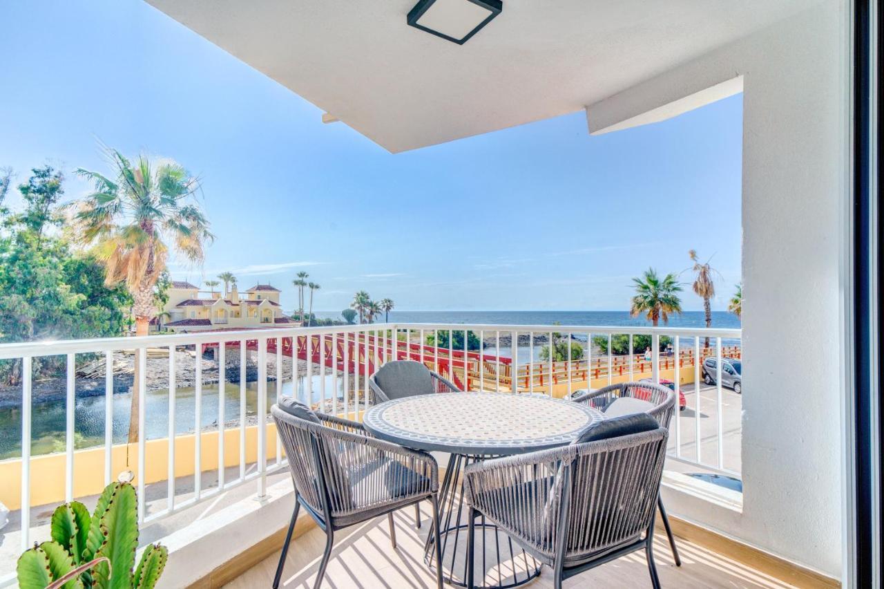 Front Flat With Sea Views Leilighet Marbella